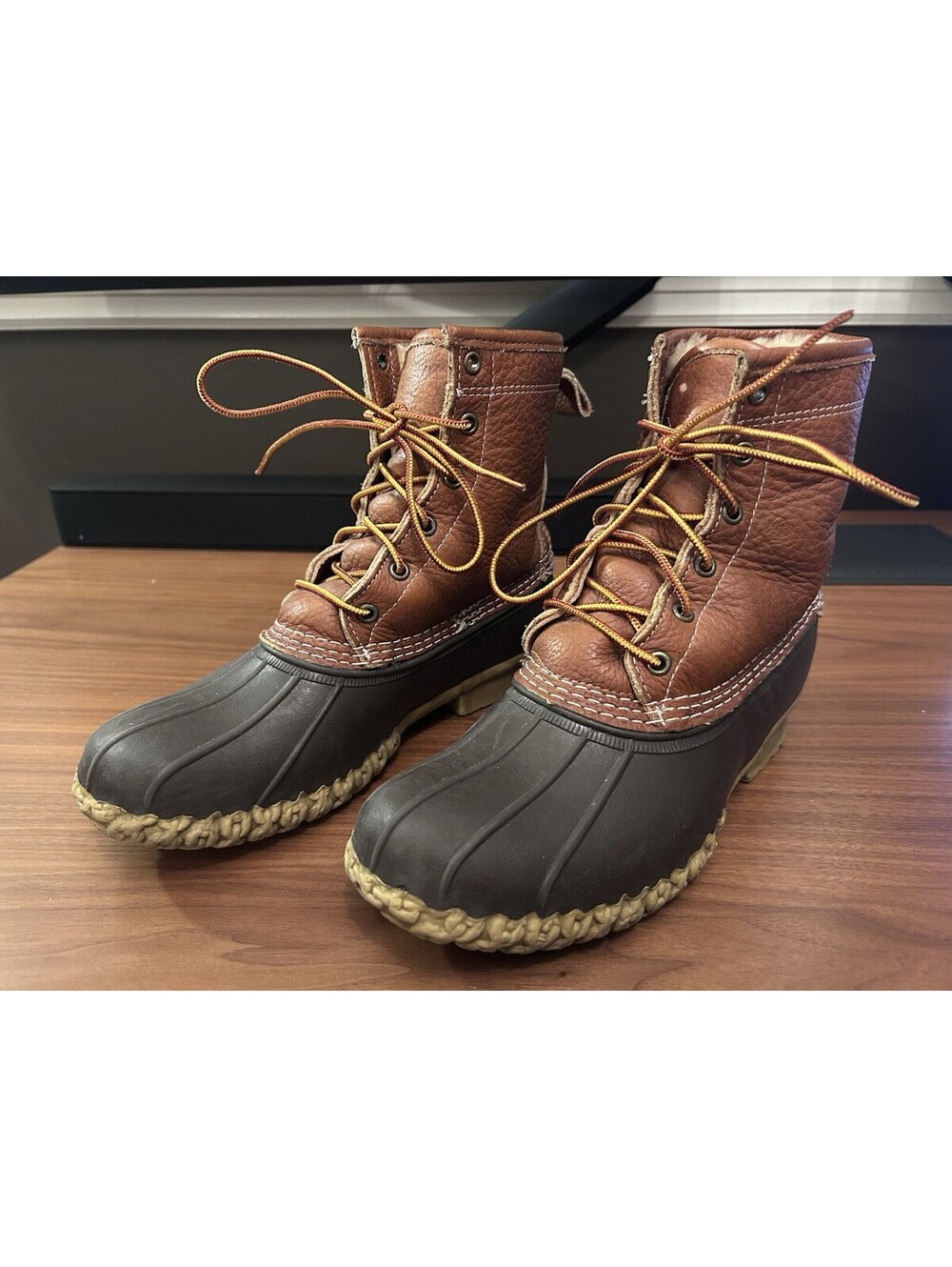 Women’s 9 L.L.Bean Duck Boots - Shearling Lined Brown Leather / Rubber USA